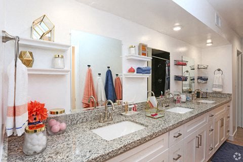 Gallery Photo 13